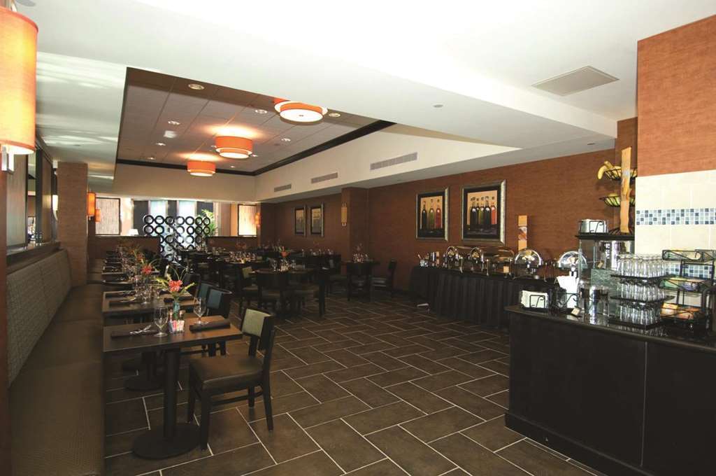 Doubletree Suites By Hilton Bentonville Restoran fotoğraf